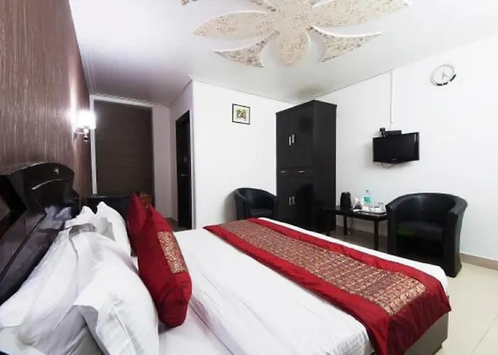 Airport Hotel Green Heights New Delhi